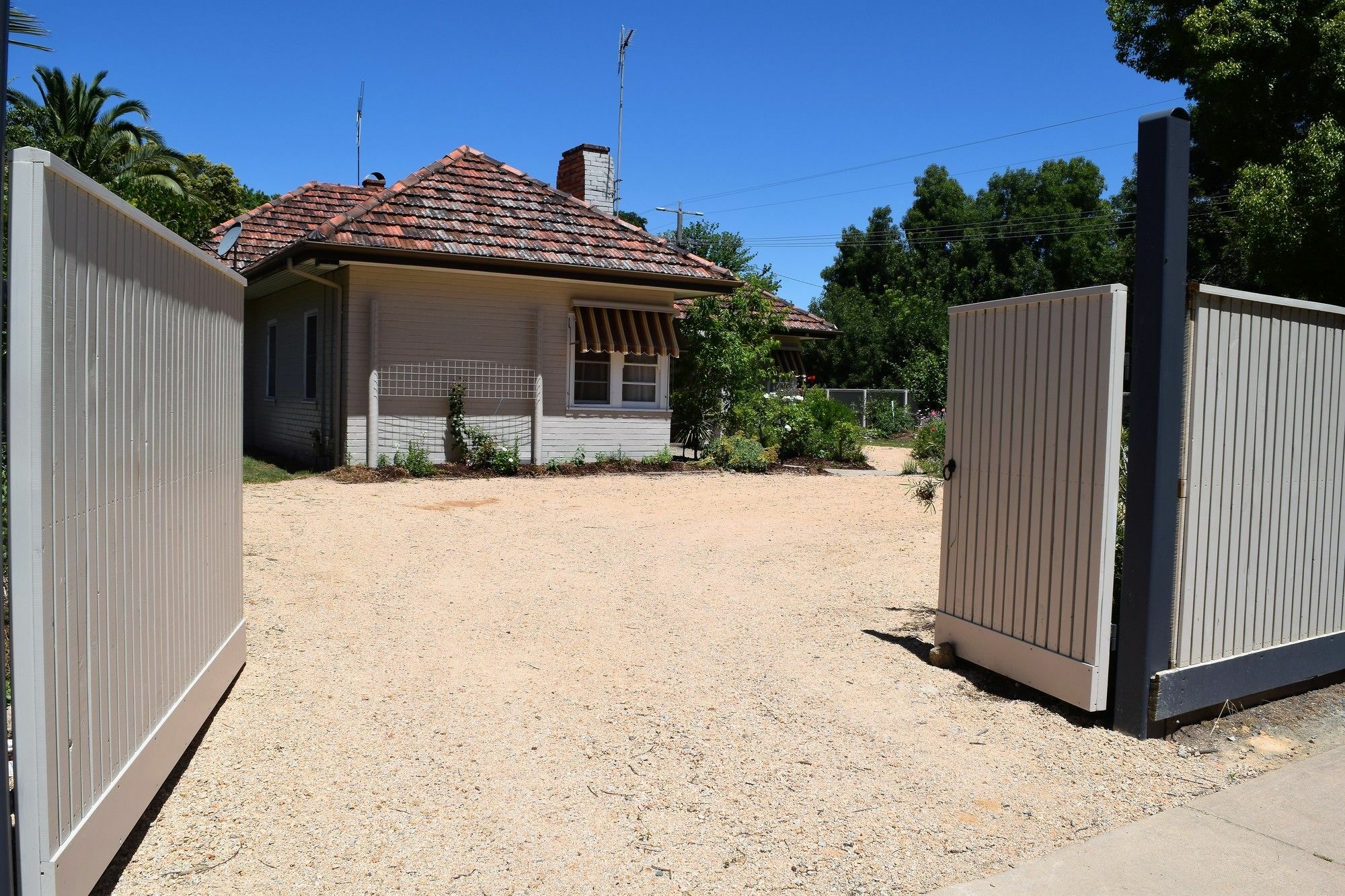 Benson House & Benson Lodge Беналла Экстерьер фото